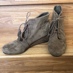 Dr. Scholl’s memory foam wedge booties.